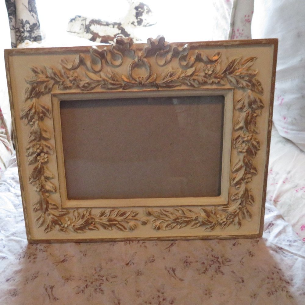 Vintage Style Shabby Cottage Barbola Photo Frame